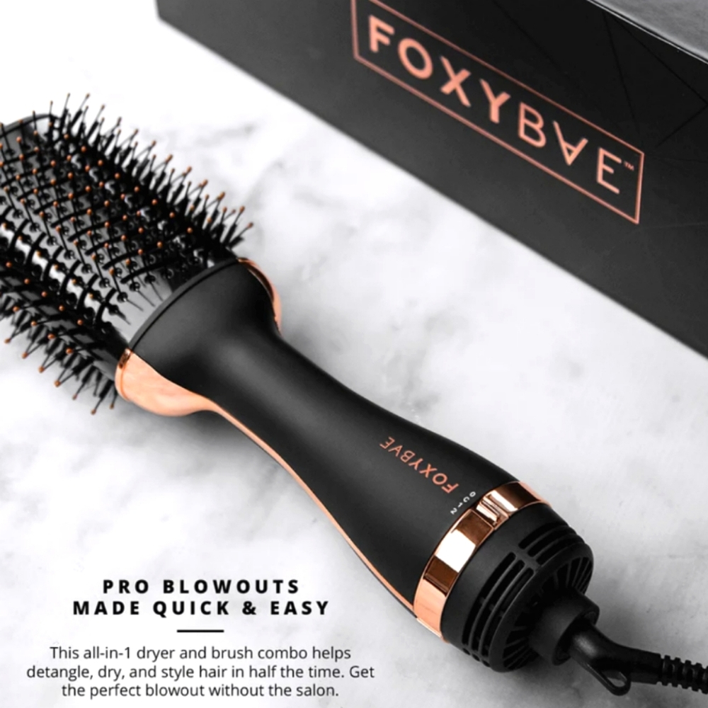 🎉 SOLD! 🥳FOXY BAE Rose Gold Blow Out Brush
